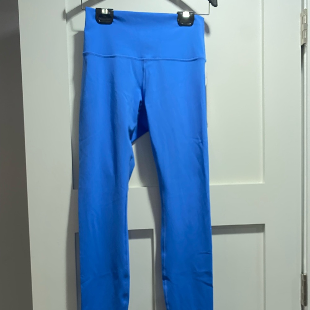 Blue Lululemon Wunder Under leggings